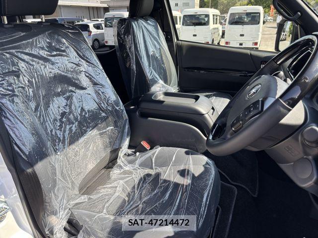 Toyota HIACE VAN 2026-03 6993980-23