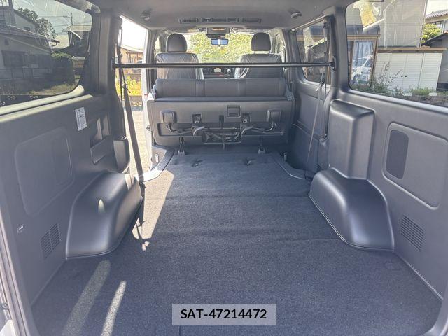 Toyota HIACE VAN 2026-03 6993980-26