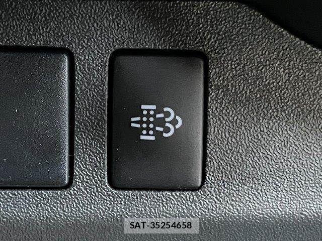 Toyota HIACE VAN 2025-07 6993979-11