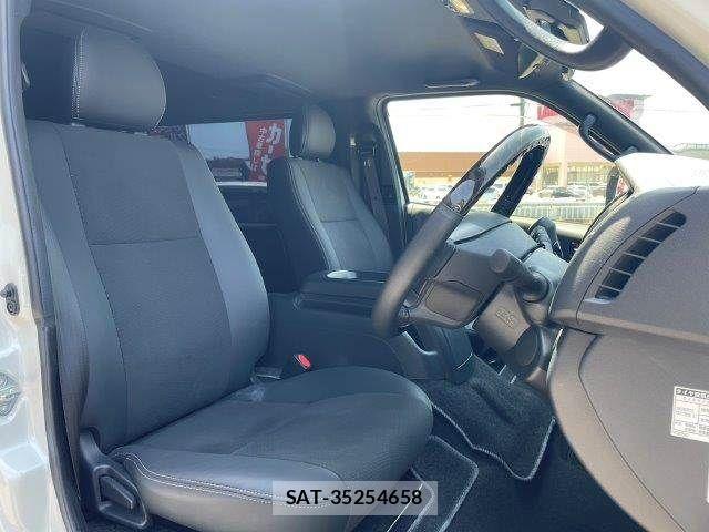 Toyota HIACE VAN 2025-07 6993979-12