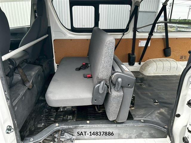 Toyota HIACE VAN 2024-03 7020580-14
