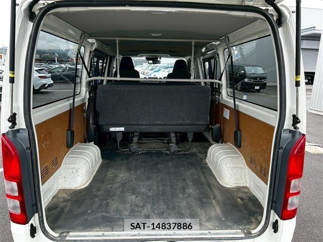 Toyota HIACE VAN 2024-03 7020580-16