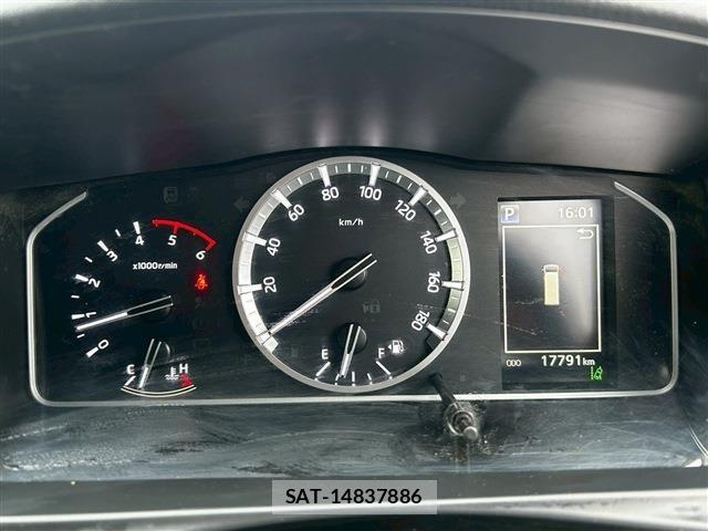 Toyota HIACE VAN 2024-03 7020580-20