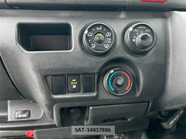 Toyota HIACE VAN 2024-03 7020580-21