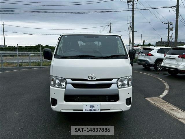 Toyota HIACE VAN 2024-03 7020580-3
