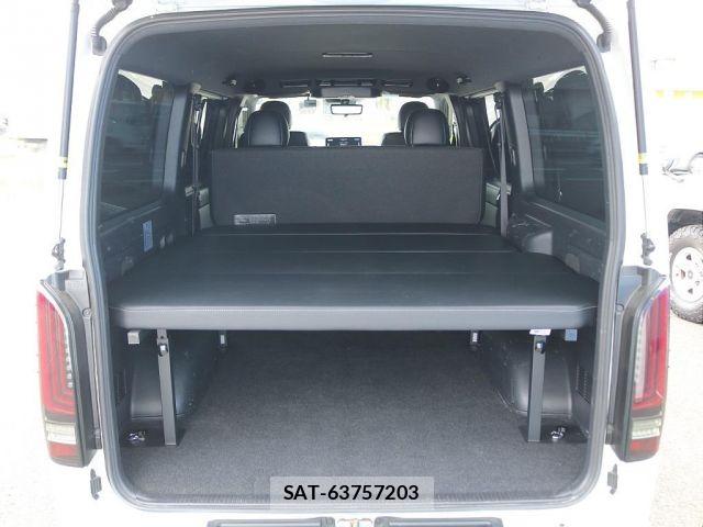 Toyota HIACE VAN 2022-03 7058770-11