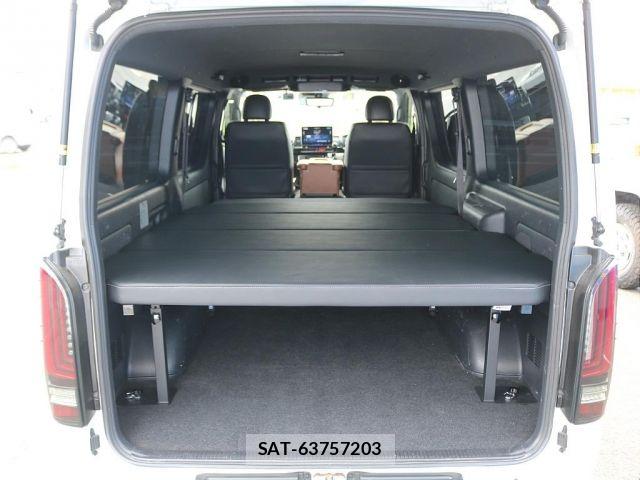 Toyota HIACE VAN 2022-03 7058770-12