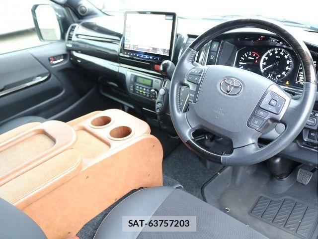 Toyota HIACE VAN 2022-03 7058770-6