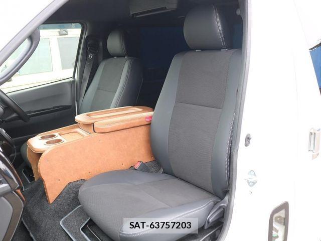 Toyota HIACE VAN 2022-03 7058770-8