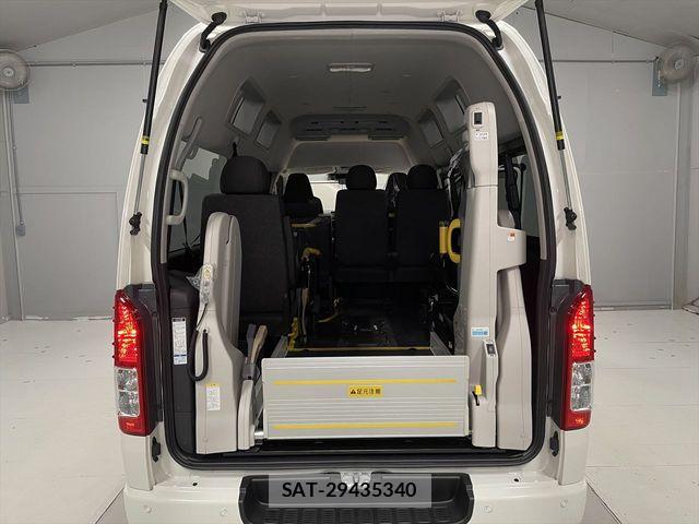 Toyota HIACE VAN 2026-04 7058766-4