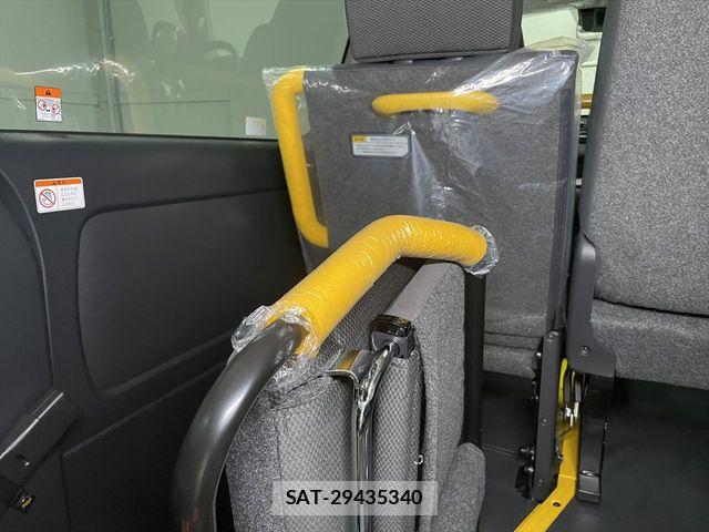 Toyota HIACE VAN 2026-04 7058766-7