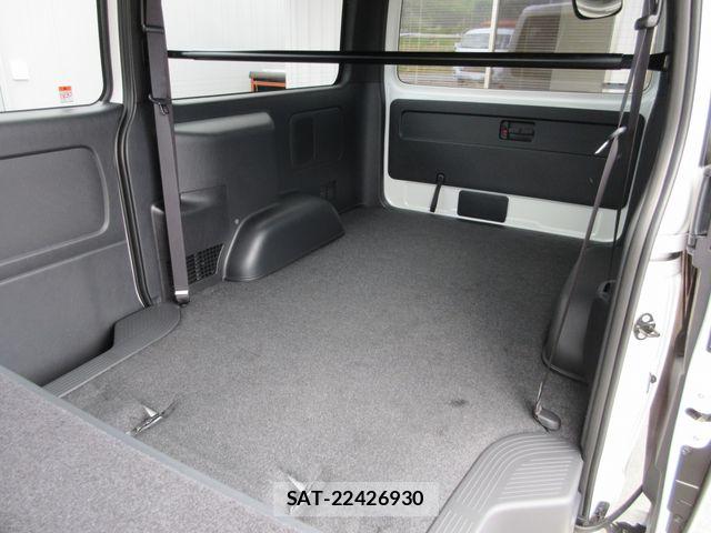 Toyota HIACE VAN 2026-04 7058769-23