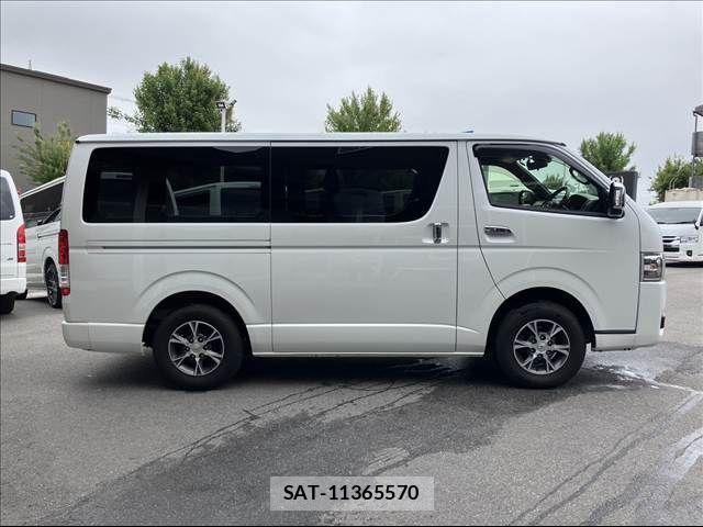 Toyota HIACE VAN 2023-11 7219380-12