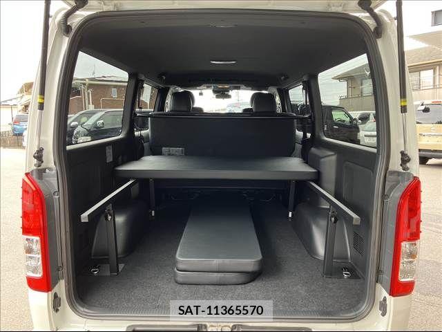Toyota HIACE VAN 2023-11 7219380-19