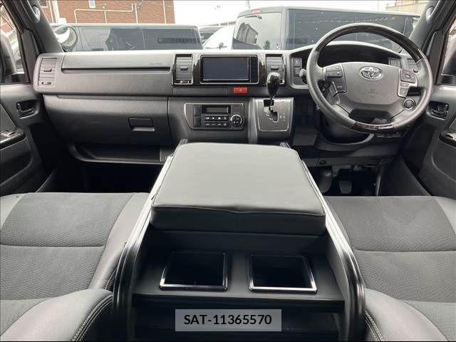 Toyota HIACE VAN 2023-11 7219380-3
