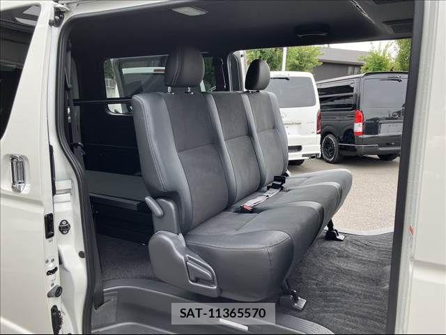 Toyota HIACE VAN 2023-11 7219380-6