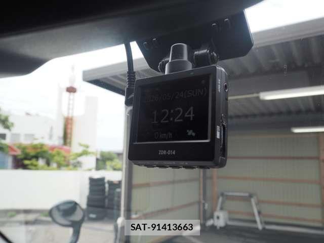 Toyota HIACE VAN 2017-07 7219354-12