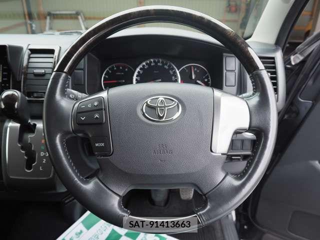 Toyota HIACE VAN 2017-07 7219354-17