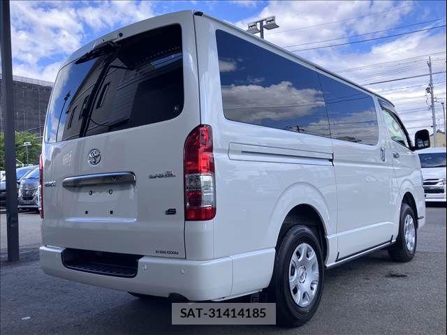 Toyota HIACE VAN 2025-08 7219390-14