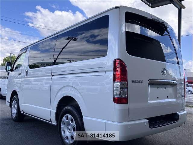 Toyota HIACE VAN 2025-08 7219390-15