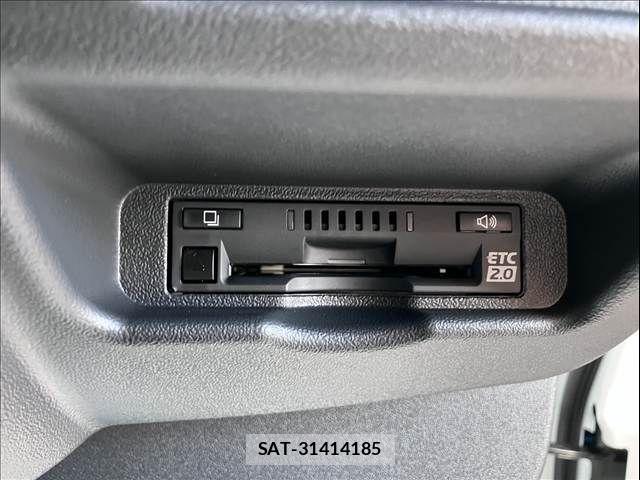 Toyota HIACE VAN 2025-08 7219390-18