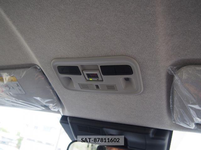 Toyota HIACE VAN 2026-05 7219396-15