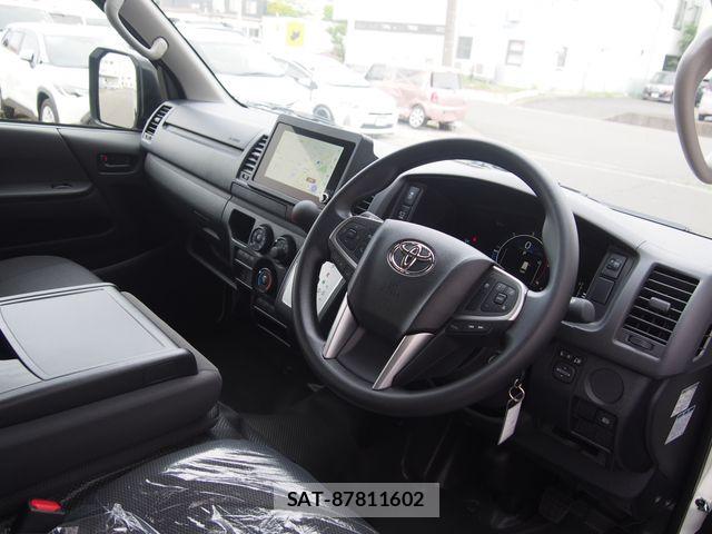 Toyota HIACE VAN 2026-05 7219396-3