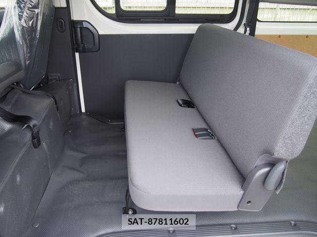 Toyota HIACE VAN 2026-05 7219396-6