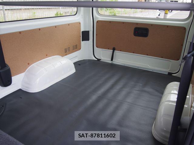 Toyota HIACE VAN 2026-05 7219396-7