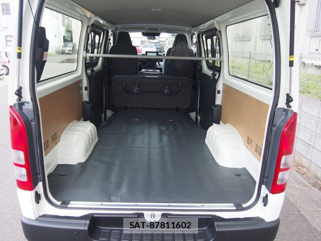 Toyota HIACE VAN 2026-05 7219396-8