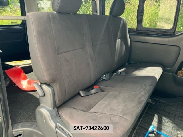 Toyota HIACE VAN 2017-04 7219351-8