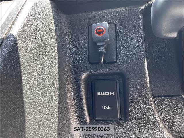 Toyota HIACE VAN 2024-06 7219382-18