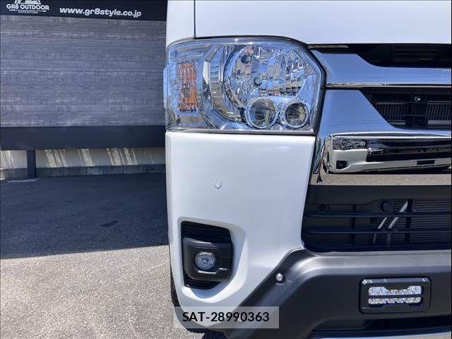 Toyota HIACE VAN 2024-06 7219382-8