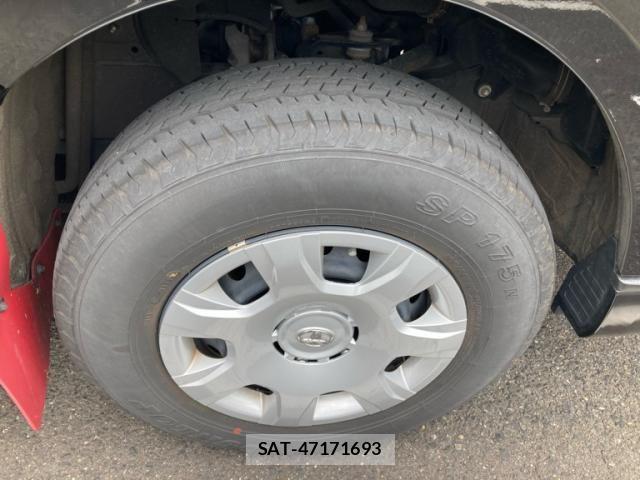 Toyota HIACE VAN 2022-12 7219378-4