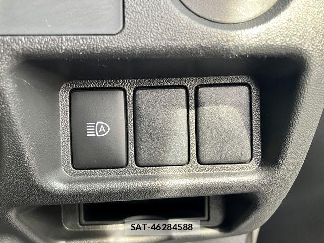 Toyota HIACE VAN 2020-03 7219372-23