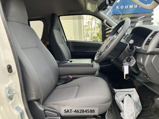 Toyota HIACE VAN 2020-03 7219372-28