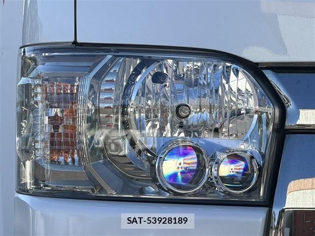 Toyota HIACE VAN 2020-07 7219373-11