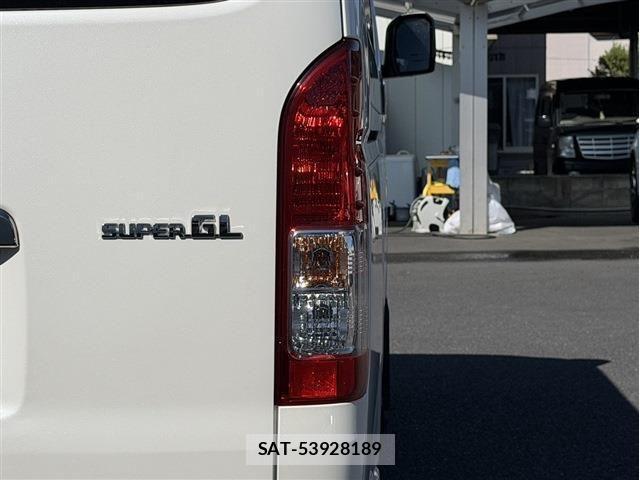 Toyota HIACE VAN 2020-07 7219373-12