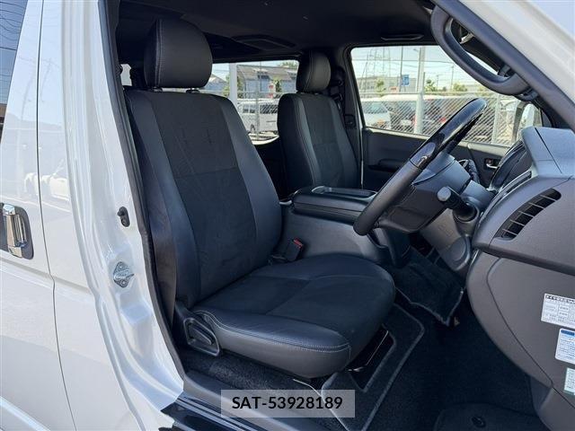 Toyota HIACE VAN 2020-07 7219373-14