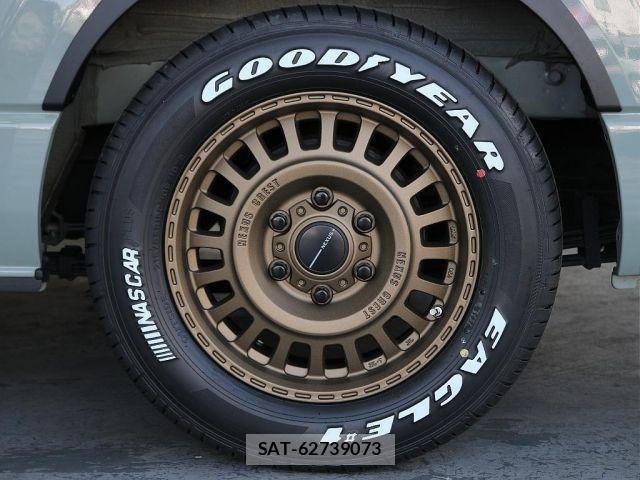 Toyota HIACE VAN 2025-01 7219379-13
