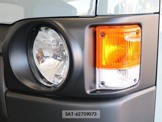 Toyota HIACE VAN 2025-01 7219379-15