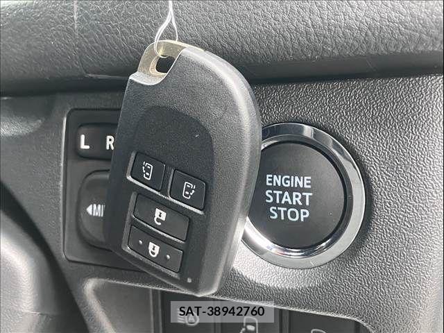 Toyota HIACE VAN 2025-05 7219388-16