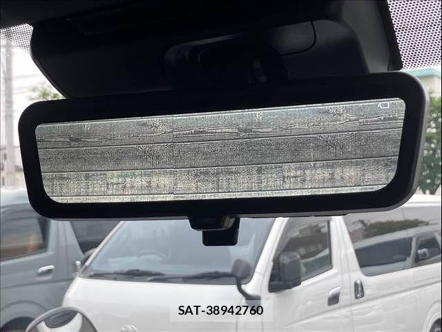Toyota HIACE VAN 2025-05 7219388-17