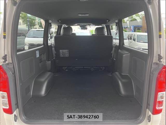 Toyota HIACE VAN 2025-05 7219388-19