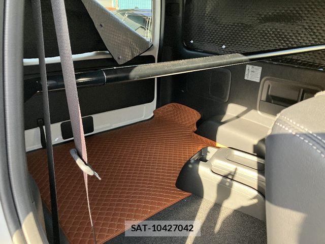 Toyota HIACE VAN 2025-09 7219389-6