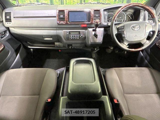 Toyota HIACE VAN 2019-07 7219359-1