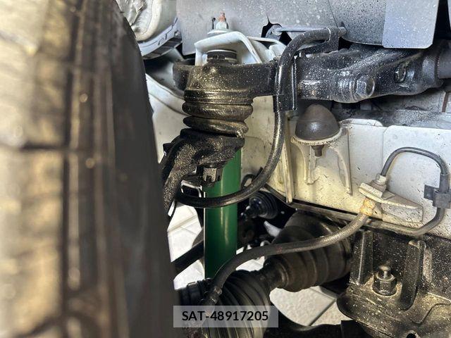 Toyota HIACE VAN 2019-07 7219359-19