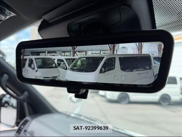 Toyota HIACE VAN 2025-05 7219381-16