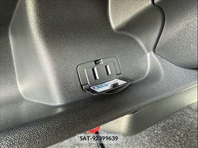 Toyota HIACE VAN 2025-05 7219381-17