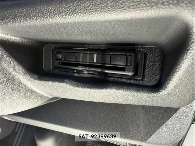 Toyota HIACE VAN 2025-05 7219381-18